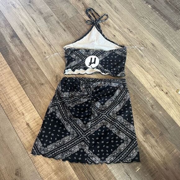 Rebelflow Bandana Print
Matching Skirt Set size M - Picture 3 of 8